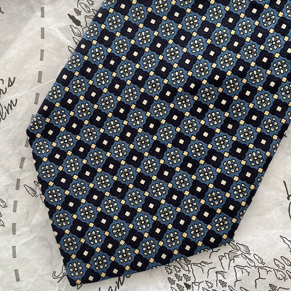 Gucci Tie - Picture 4 of 8